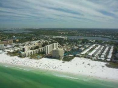 Lovely Siesta Key Vacation Condo in Resort Setting